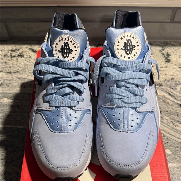 Nike Air Huarache “Aluminum” Light Blue and Black Sneakers main image 6
